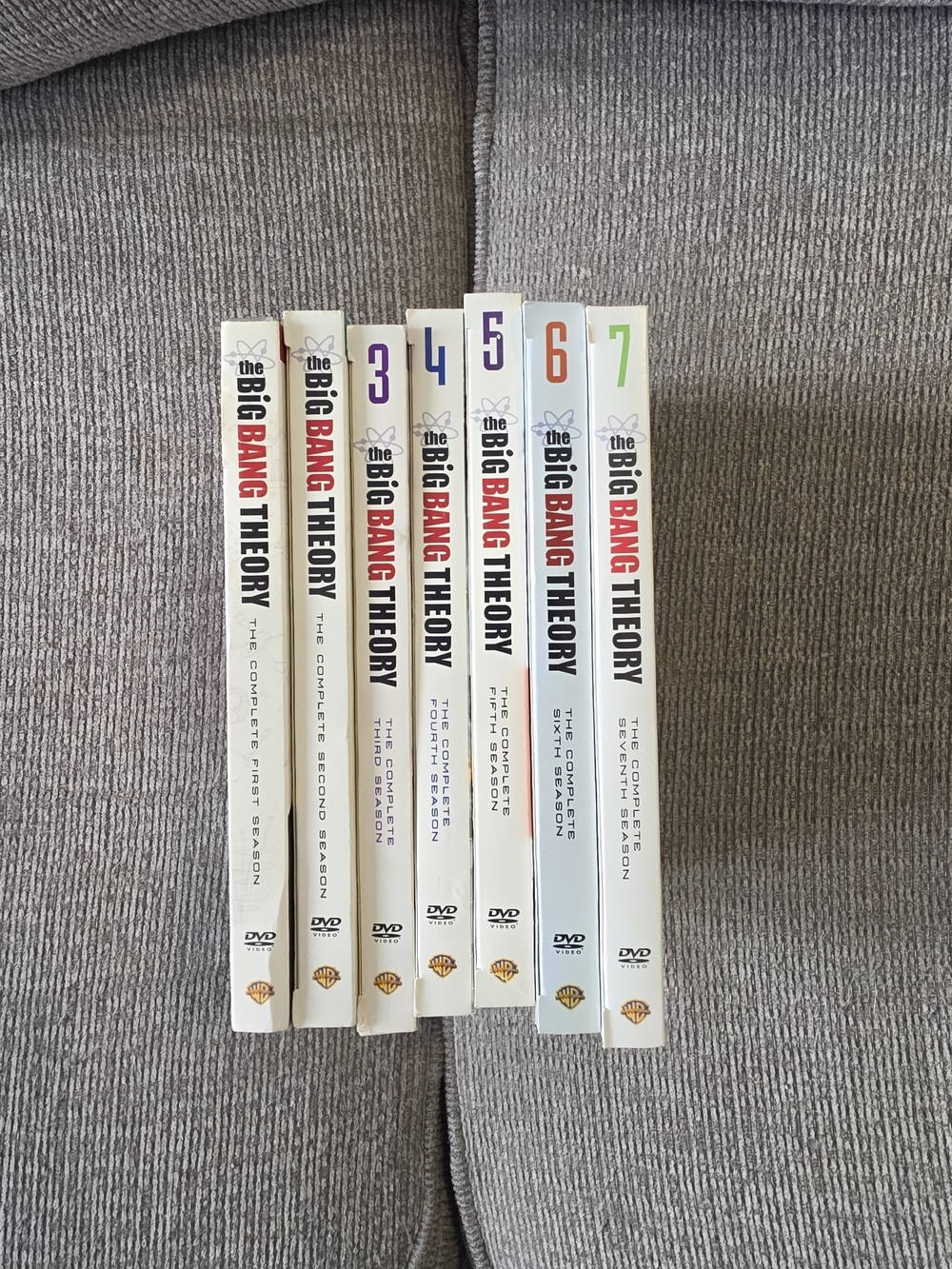 The Big Bang Theory DVD Box Set Seasons 1-7 - White Spines